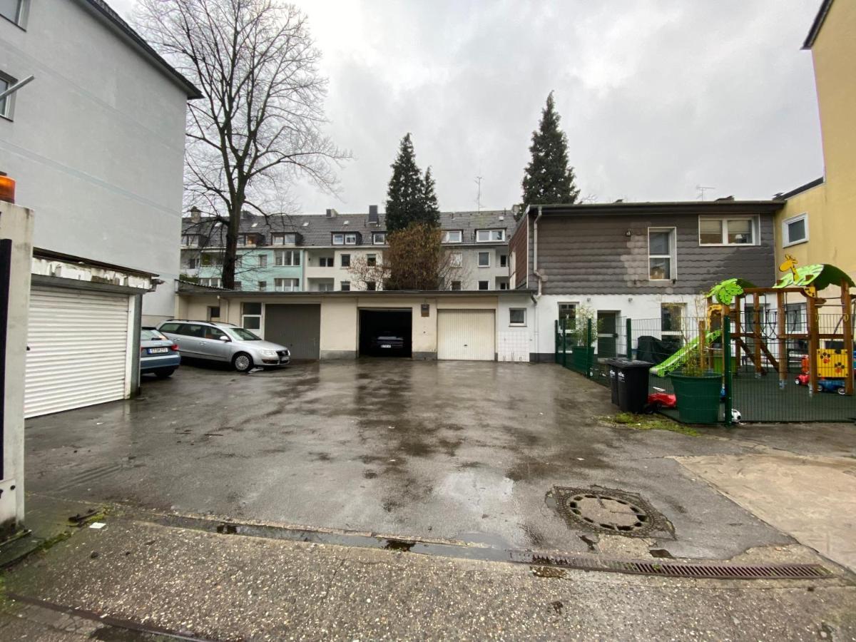 Riesen Bett, Strassenbahn Vor Der Tuer, Beste Lage, Nah Zur Messe, Keine Rechnungen Essen Exterior foto